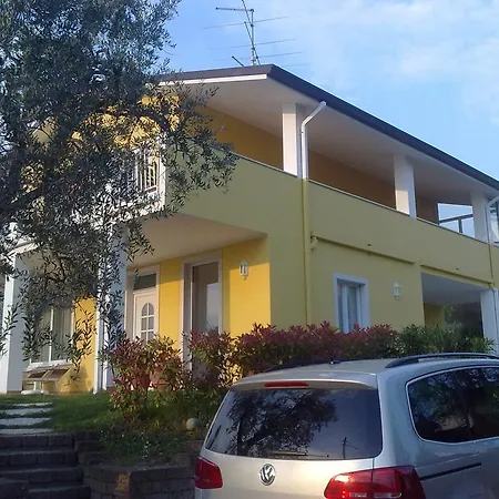 Mimosa דירה